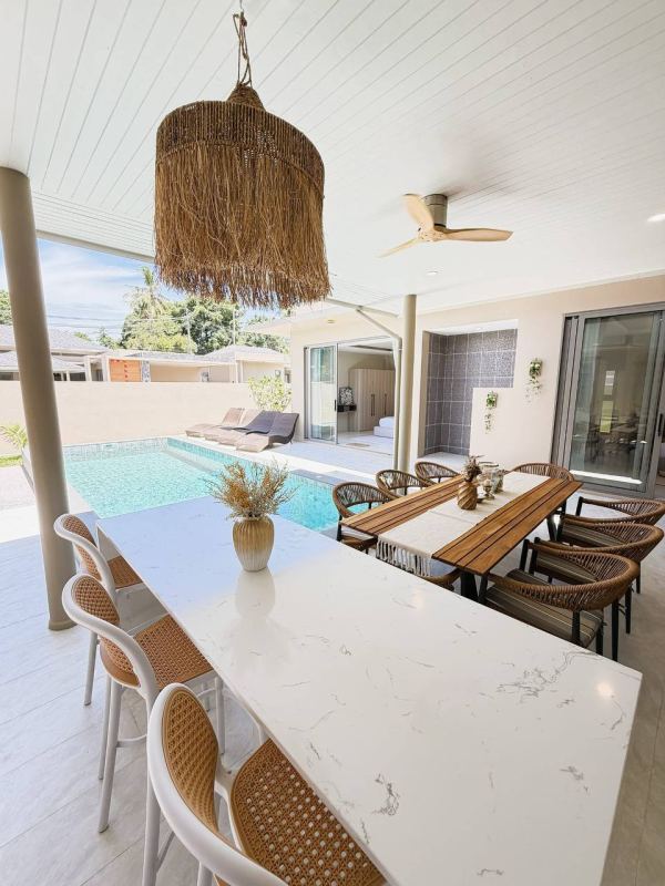 4BR Villa Garden with Pool in Maenam