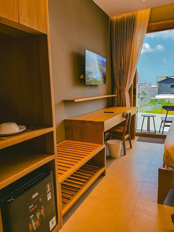 Private room near pool in Pererenan
