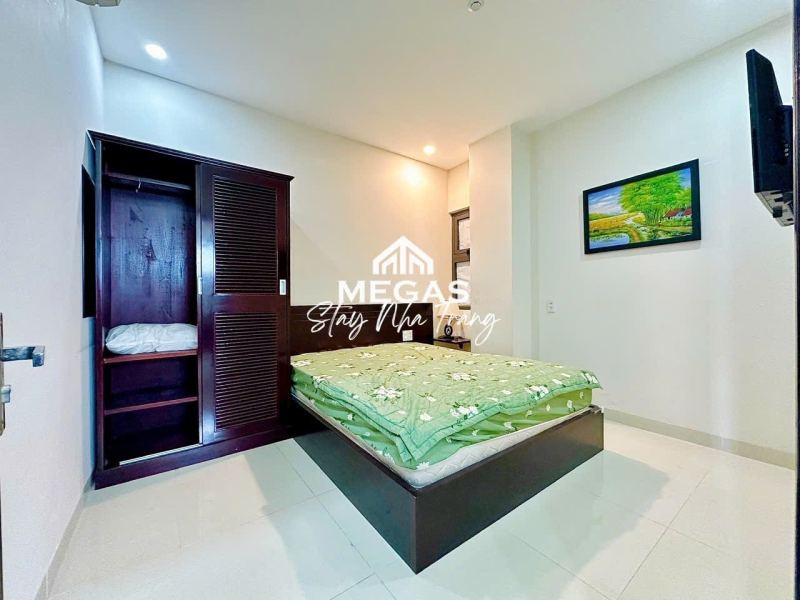 2-Bedroom Apartment on Hong Bang Street