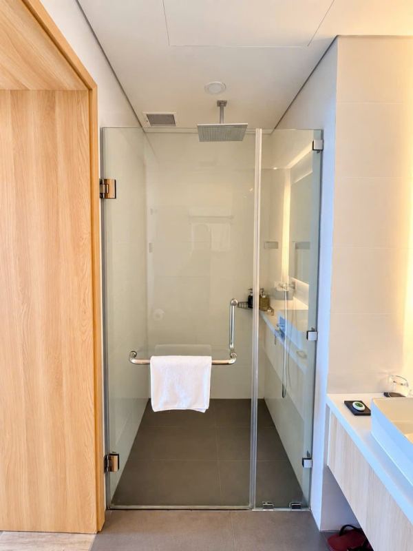 Brand New 1-Bedroom Apartment on Truong Sa Street