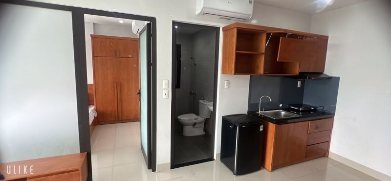 1-Bedroom Apartment with Balcony on Ngo Quyen Street