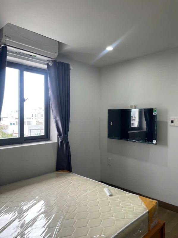 Studio with balcony on Doan Khue street