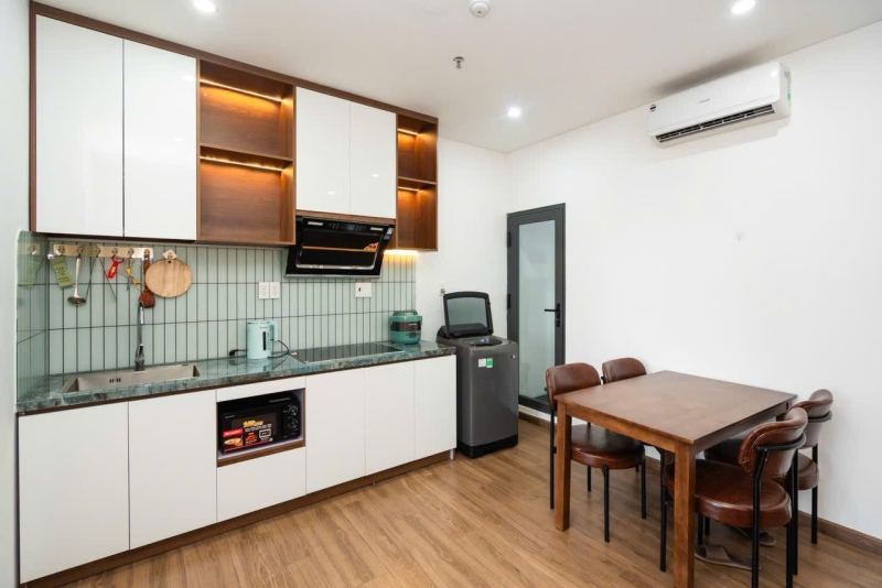 Brand new 2-bedroom apartment with pool in Duong Dinh Nghe street