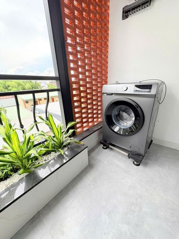 1BR Apartment with Balcony on K18 Phan Tu Street