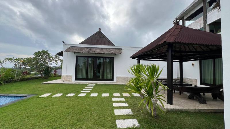 3BR Villa with Ocean View in Bukit