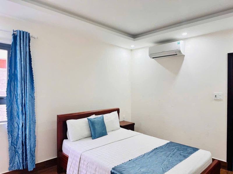 2BR apartment on Ba Huyen Thanh Quan