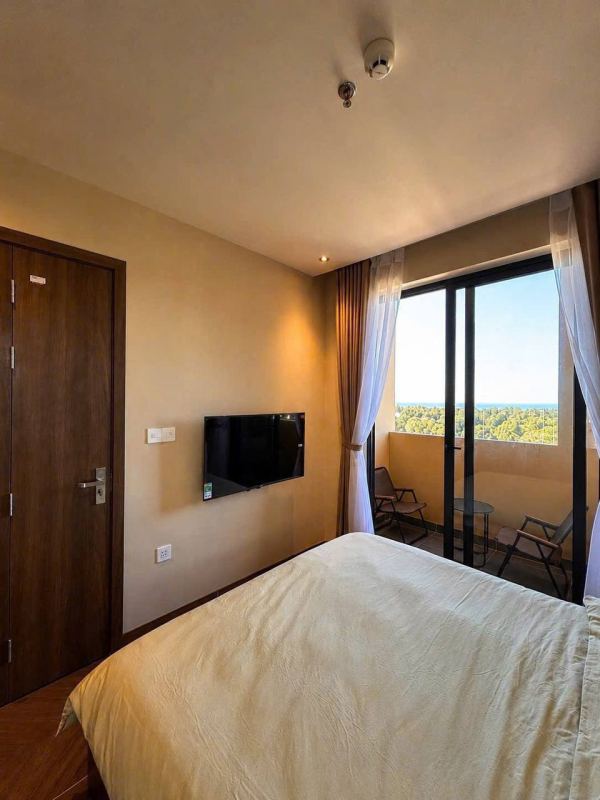 Brand new 1BR apartment on Le Van Hien, Ngu Hanh Son