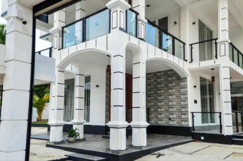 4-bedroom villa with pool in Mirissa