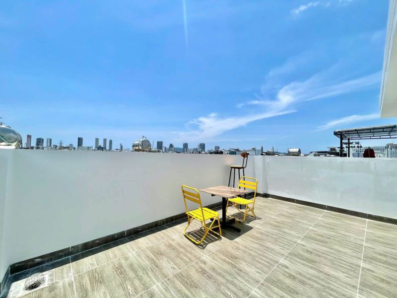Studio with large balcony in Phuoc Hai