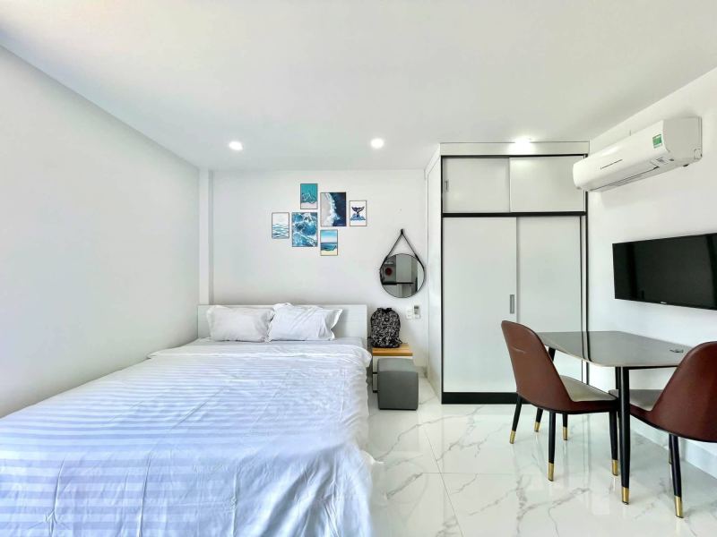 Studio with large balcony in Phuoc Hai