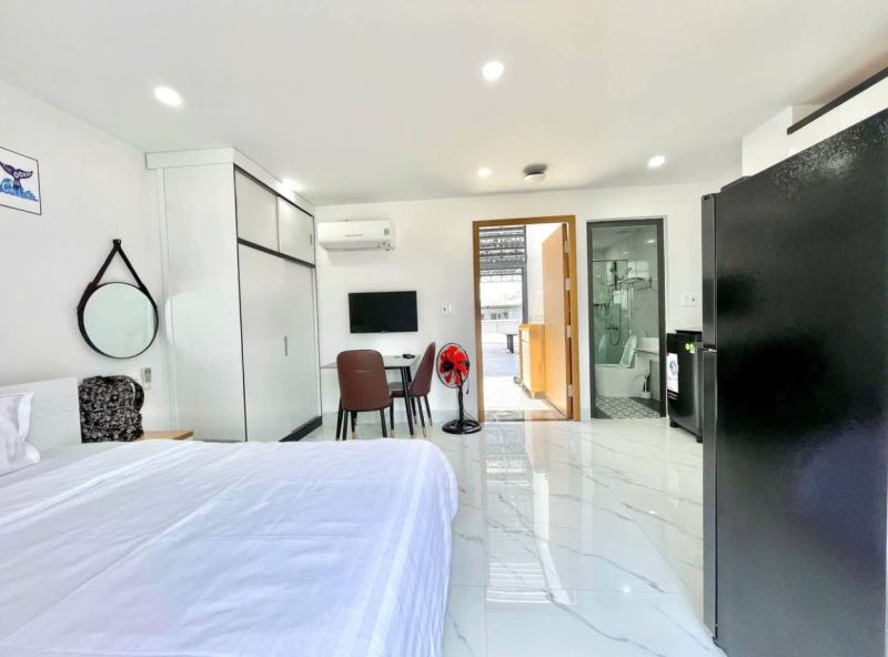 Studio with large balcony in Phuoc Hai