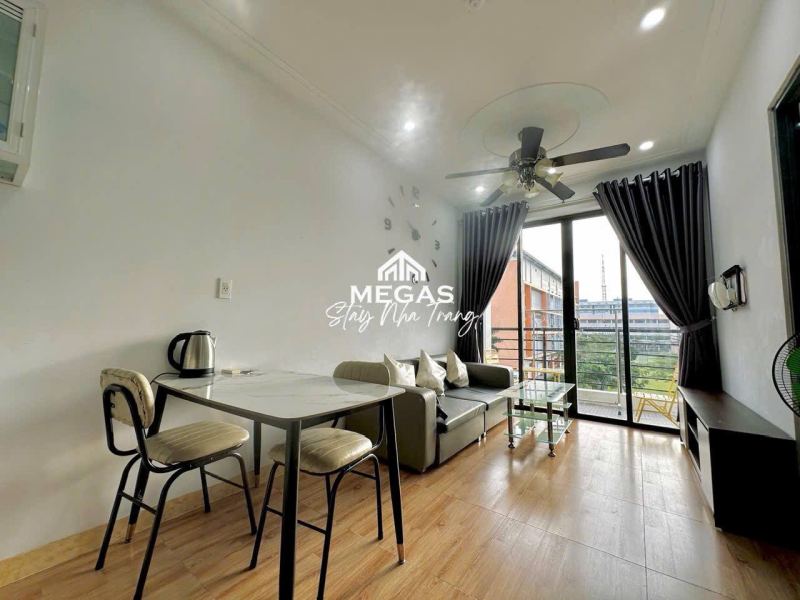 2-Bedroom Apartment with Balcony in Vinh Diem Trung