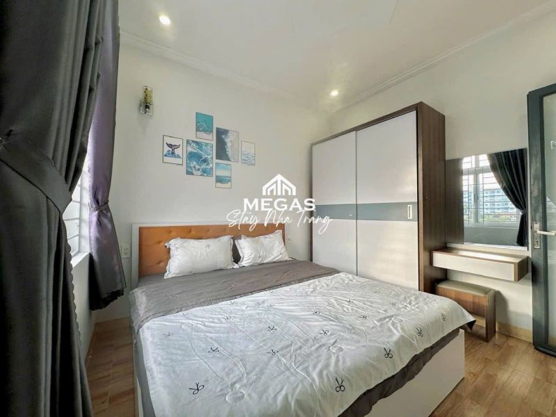 2-Bedroom Apartment with Balcony in Vinh Diem Trung
