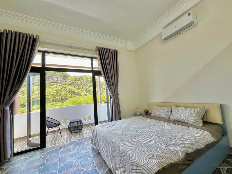 1-bedroom apartment with balcony, Room 301