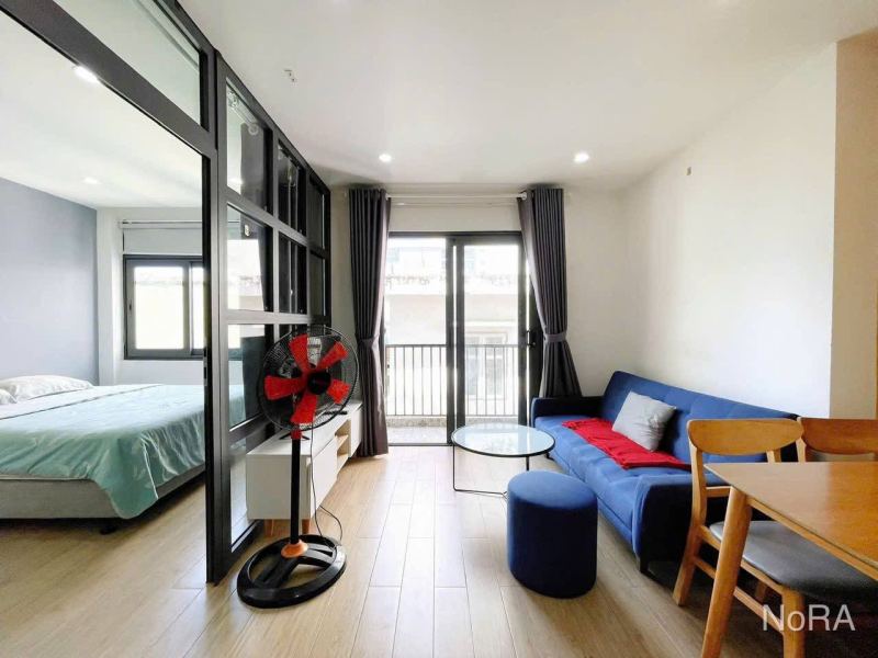 1-bedroom apartment with balcony in central district