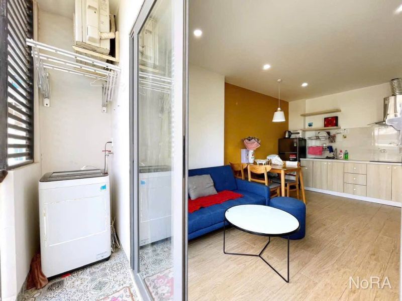 1-bedroom apartment with balcony in central district