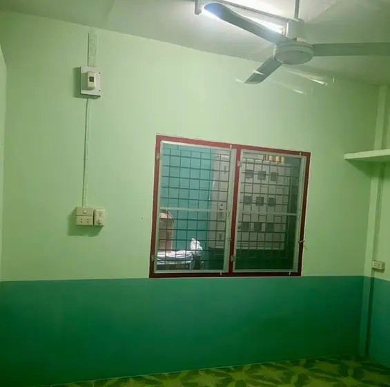 Room with en-suite bathroom on Arun Amarin Road
