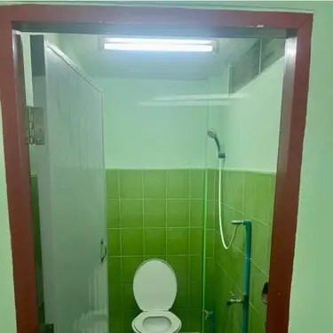Room with en-suite bathroom on Arun Amarin Road