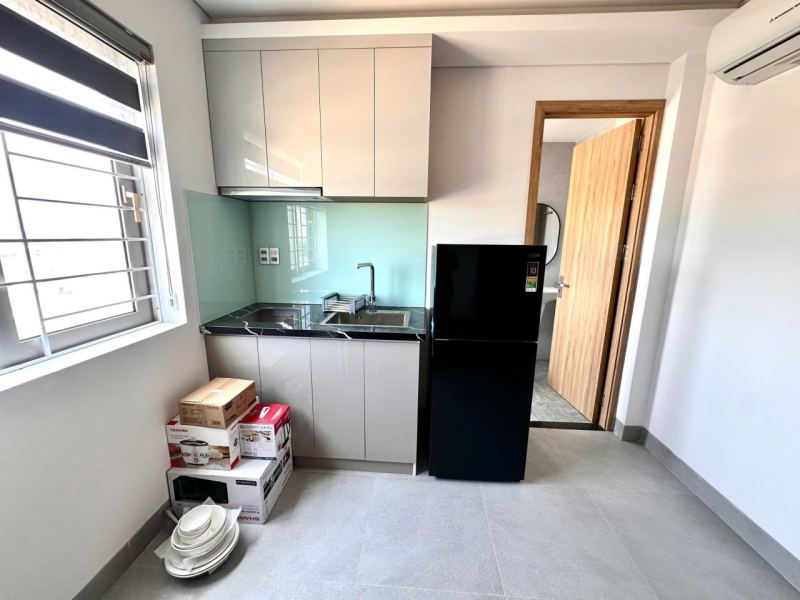 Studio with window, Room 403, Khue Bac 1 street