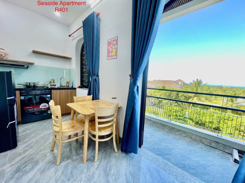 1-bedroom apartment with balcony, Room 401, Truong Sa street