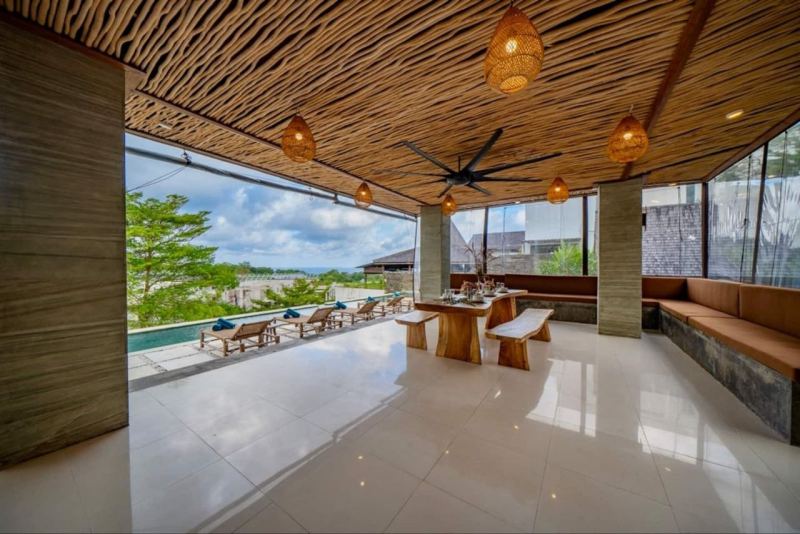 11-Bedroom Villa with Ocean View in Kutuh