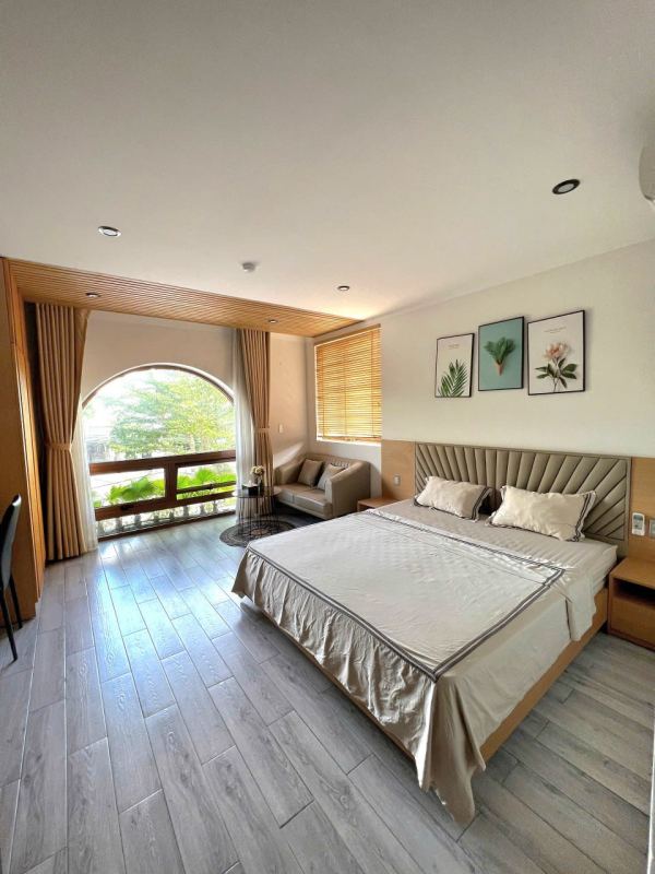 Studio Room 202 on Ly Nhat Quang Street