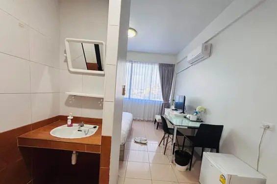 Room in Sin Building