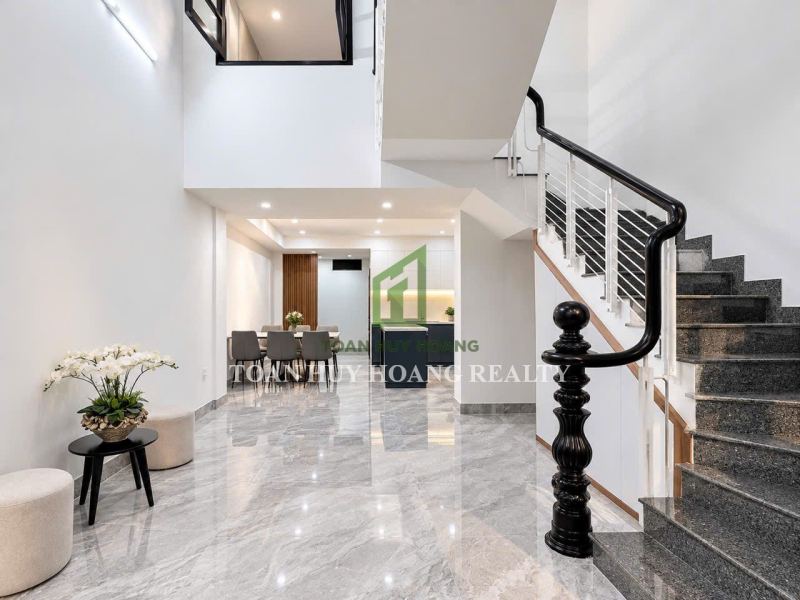 3BR House with Front Yard, Hai Chau | D802