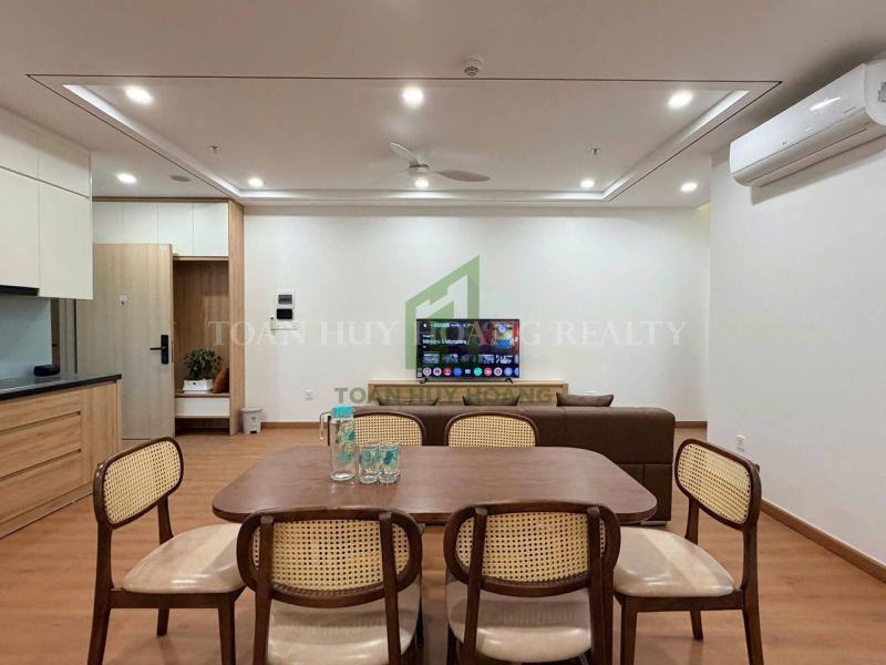 2BR Sun Ponte Apartment with Dragon Bridge View