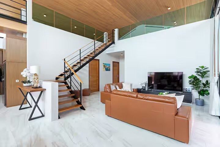 4BR Villa with Pool in Nai Harn