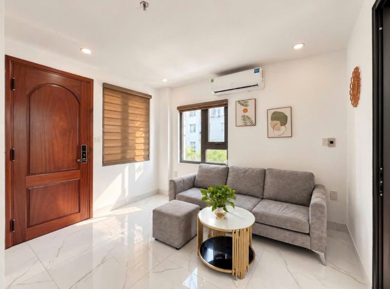 1-bedroom apartment with balcony, Room 702, Le Tan Toan