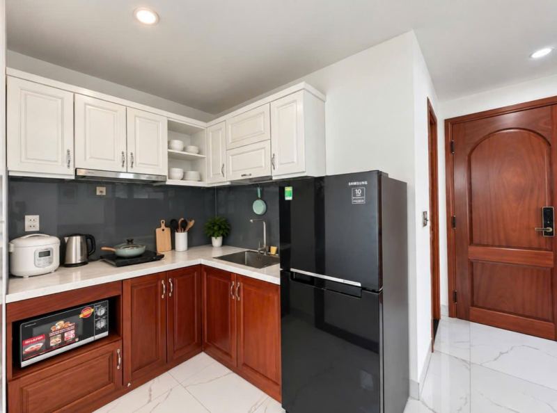 1-bedroom apartment with balcony, Room 702, Le Tan Toan