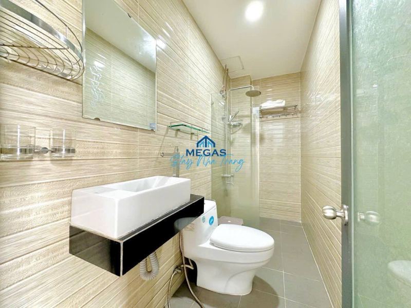 Studio apartment with balcony in Ngo Quyen Street