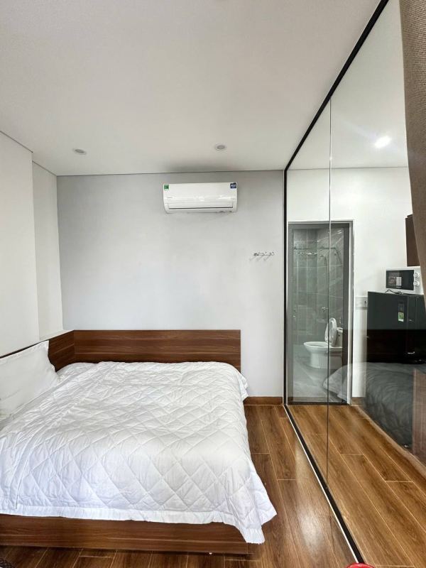 2BR apartment on Doan Khue