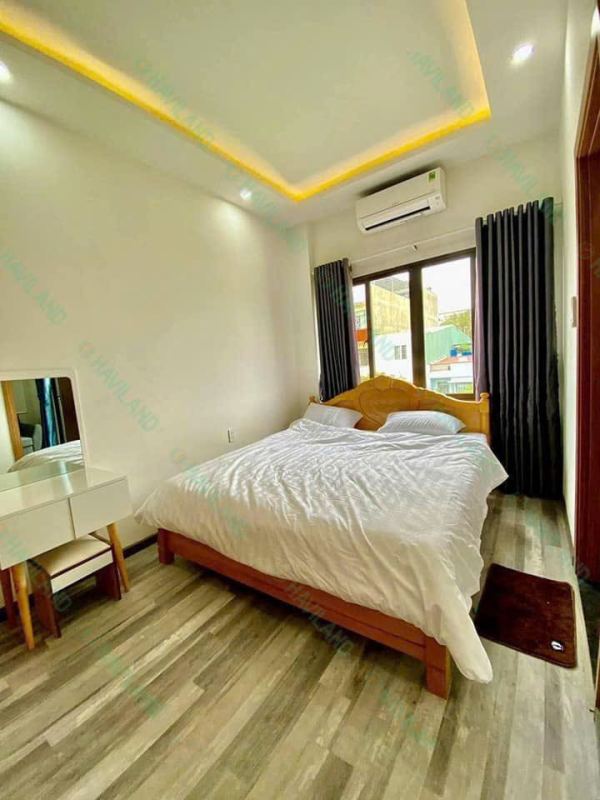 1BR Apartment with Balcony on Chau Thi Vinh Te Street