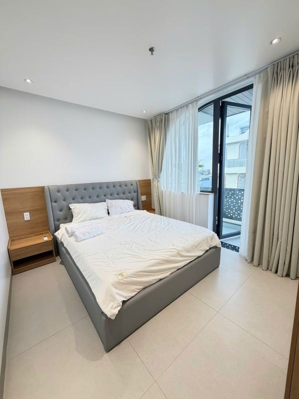 2-bedroom apartment with swimming pool on Ba Huyen Thanh Quan street