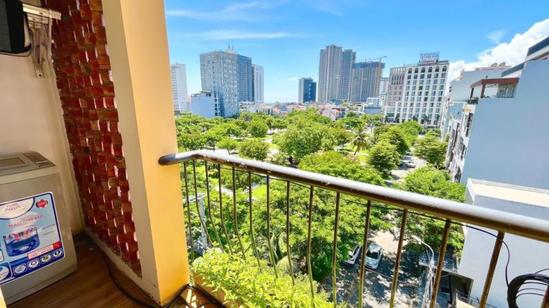 1-bedroom apartment with balcony on Le Thuoc street