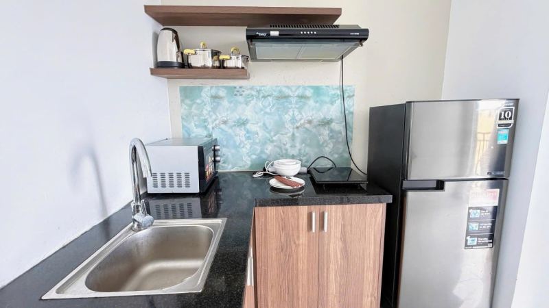 Studio with balcony on Nguyen Co Thach street