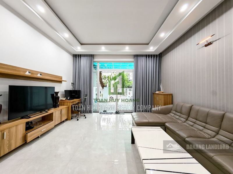 3BR House in Euro Village