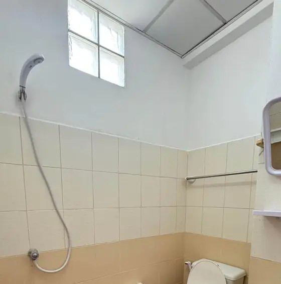 Room in Rungsawat Place