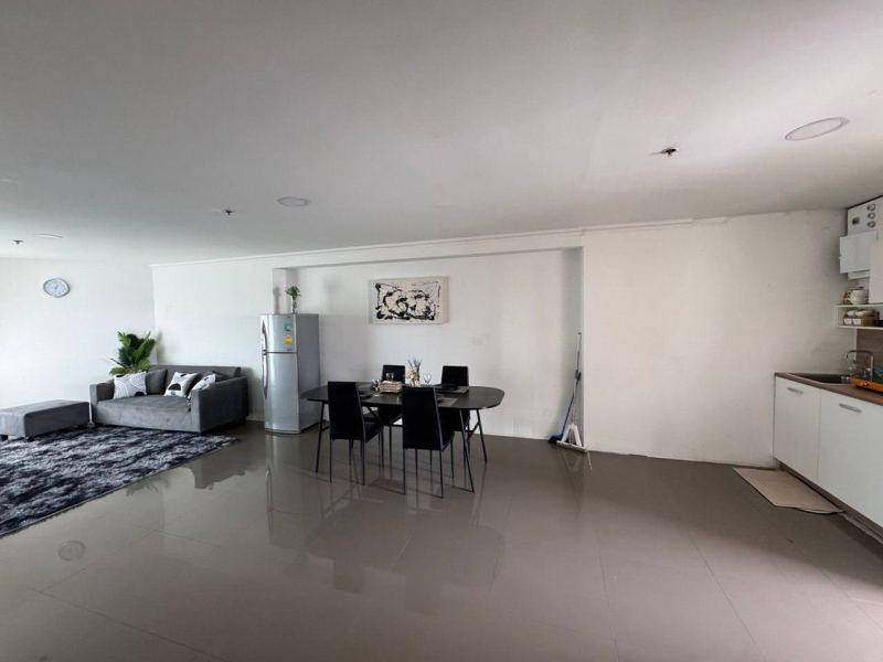 2-bedroom beachfront apartment at Paradise Condo