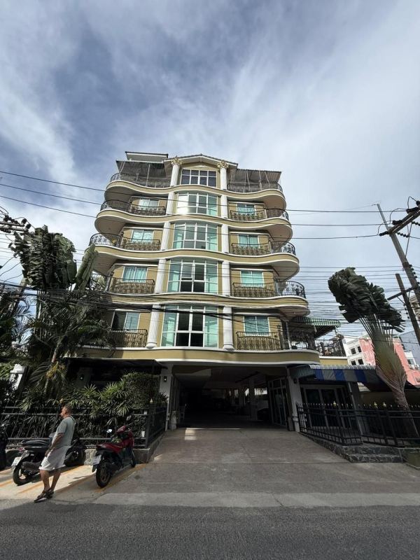Studio condo in Siam Oriental Pratumnak with pool