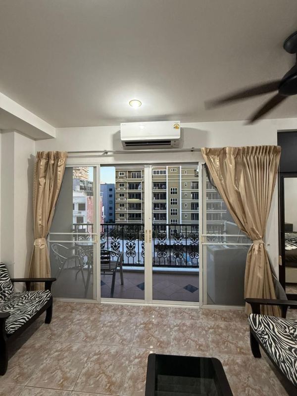 Studio condo in Siam Oriental Pratumnak with pool