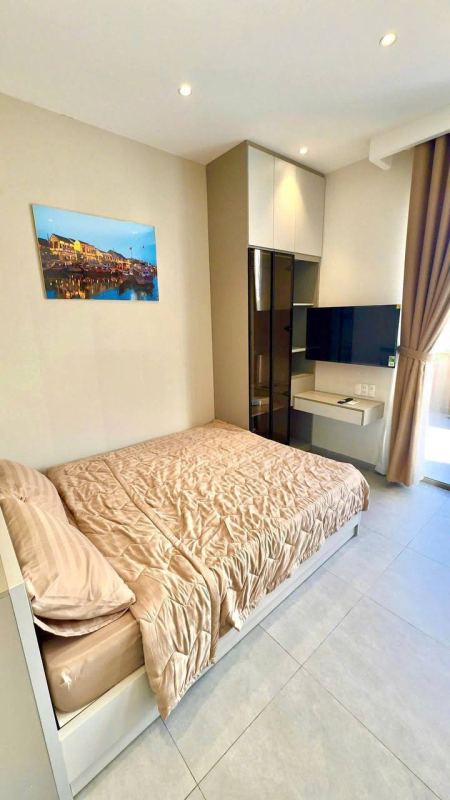 Penthouse studio on Hoai Thanh