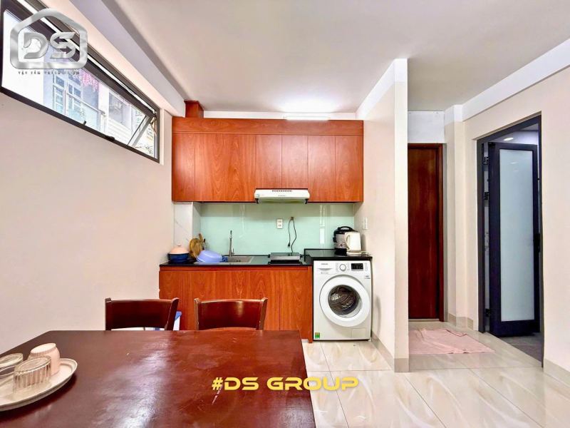 2BR apartment on Hung Vuong Street