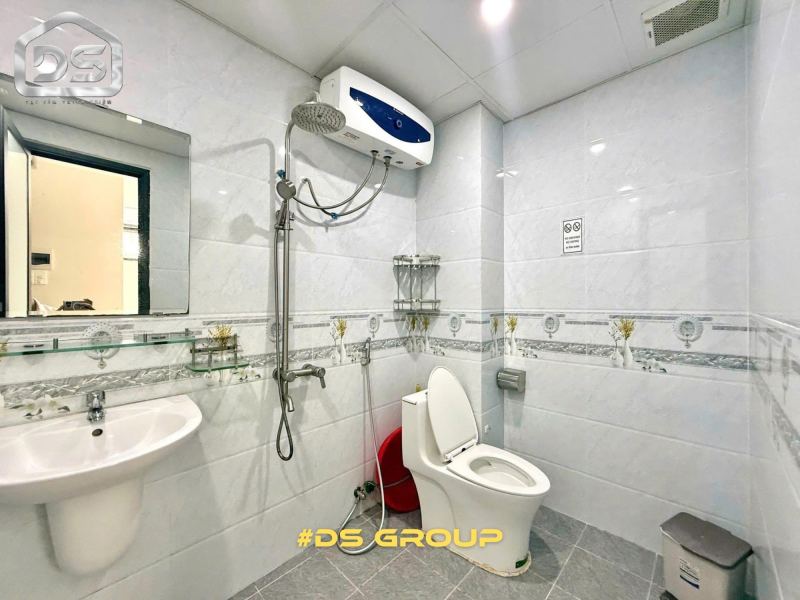 2BR apartment on Hung Vuong Street