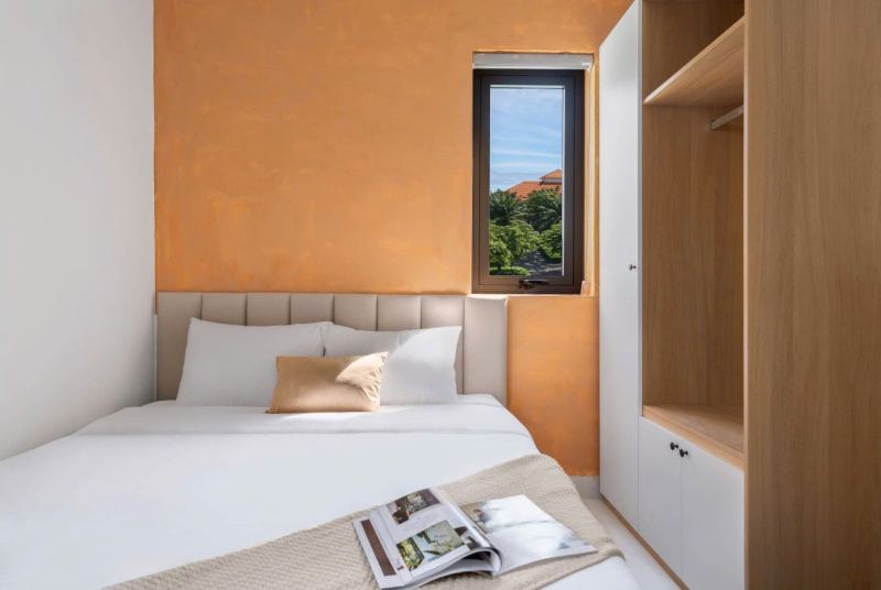 Studio with balcony on Ho Xuan Huong street