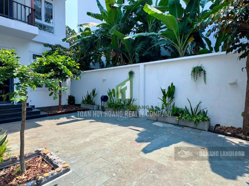 4-Bedroom Villa in Nam Viet A