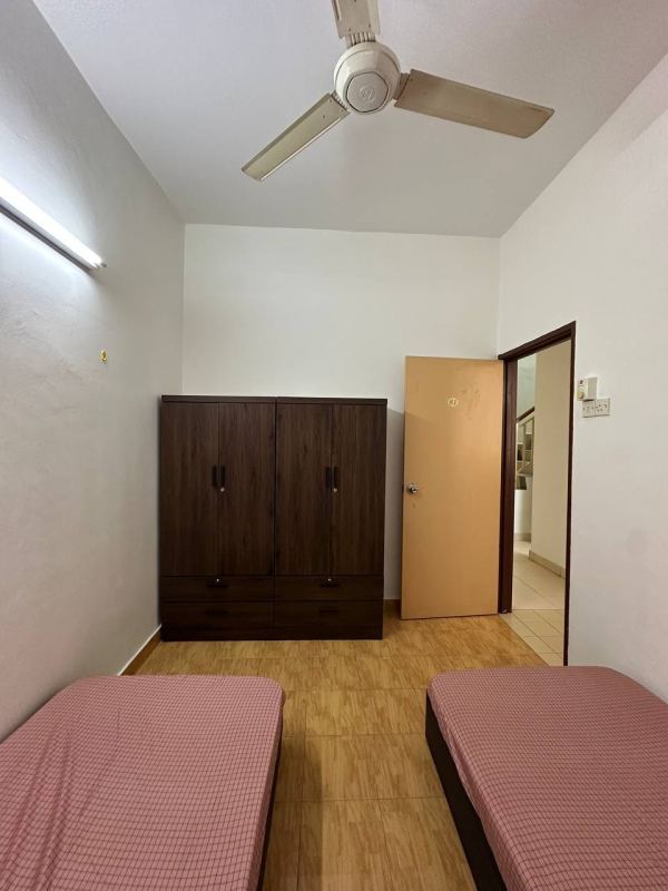 Shared Room in Taman Tunas Damai, Sg. Tiram