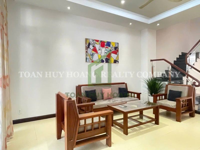3BR House in Euro Village